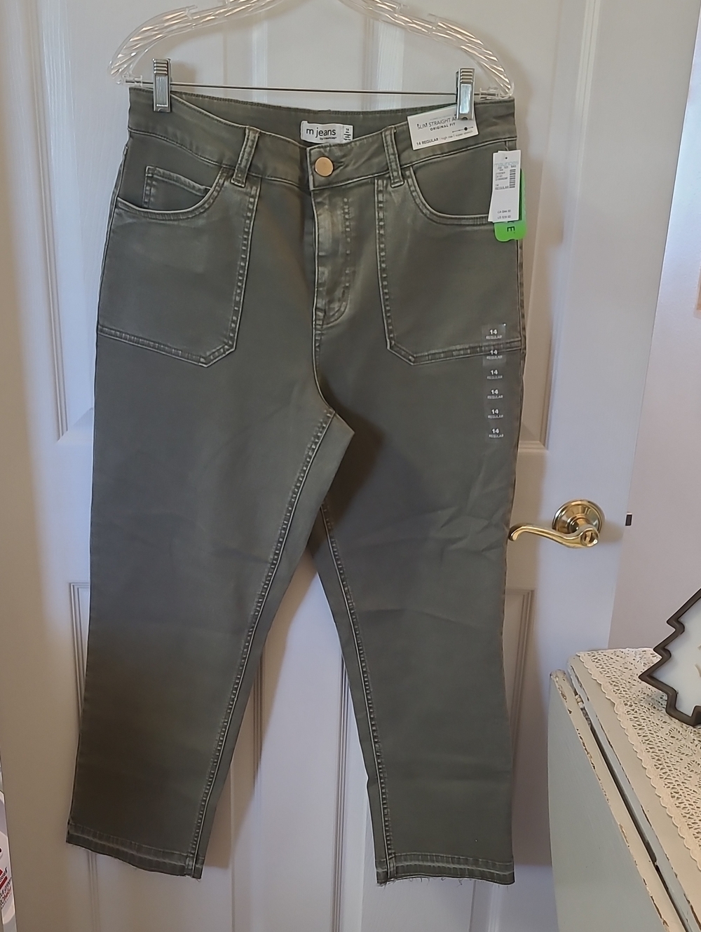 NWT. Maurices Olive Green Cropped High-Rise Jeans. Size 14. BIN 6